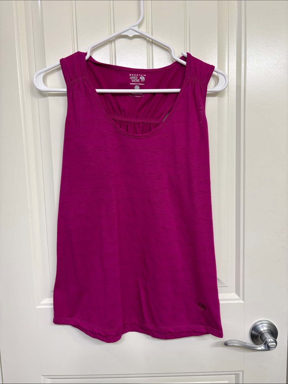 Mountain Hardwear Women's Bright Magenta Scoop Neck Tank